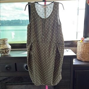 Betty’s Stylish Olive Polka Dot Sleeveless Dress size medium